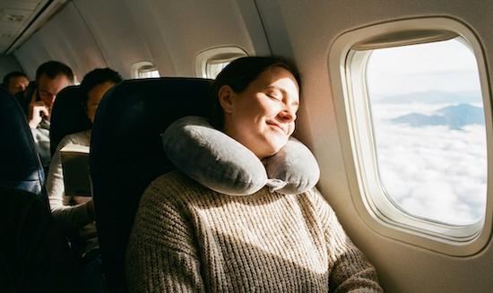 How to Choose the Best Travel Neck Pillow for Long Flights