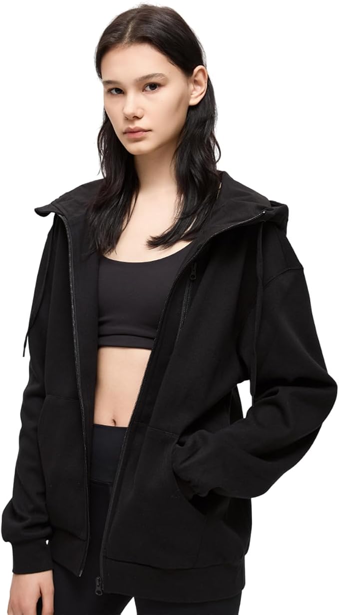 Pillowdy Travel Hoodie with Built-In Inflatable Neck Pillow for Flights - Image 9