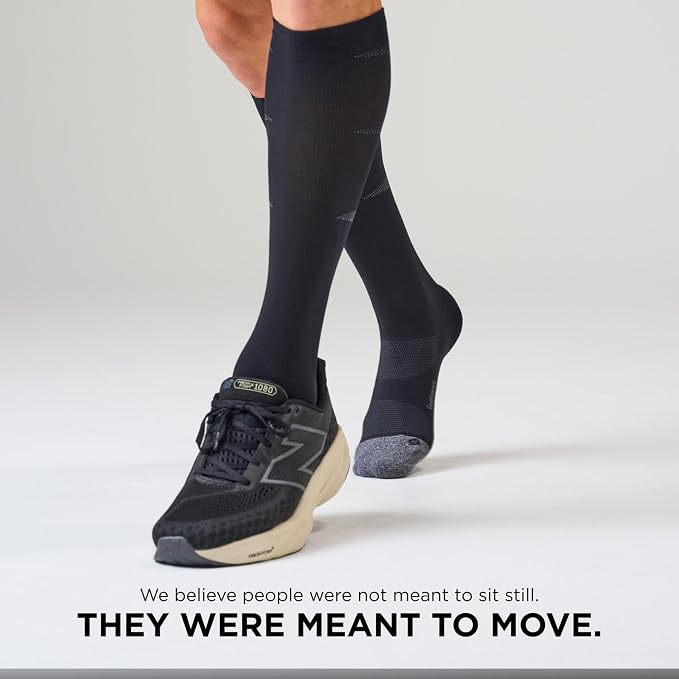 Feetures Compression Knee High Socks - Graduated Compression Socks for Women & Men - (1 Pair) - Image 2