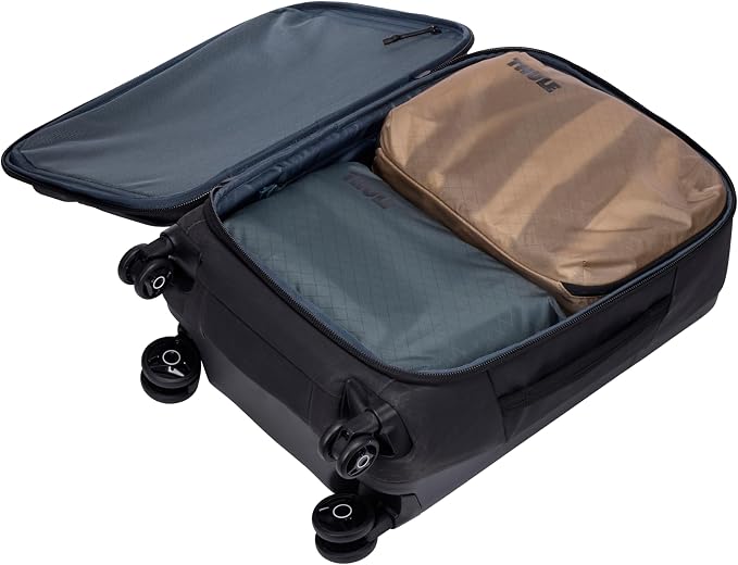 Thule Clean Dirty Packing Cube, Internal TPU Divider, Semitransparent Fabric, Easy to Pack, YKK Zippers - Image 9