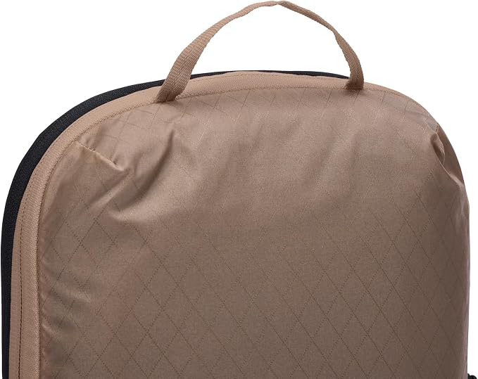 Thule Compression Packing Cube, Size Medium, Semitransparent Fabric, Easy to Pack, YKK Zippers - Image 8