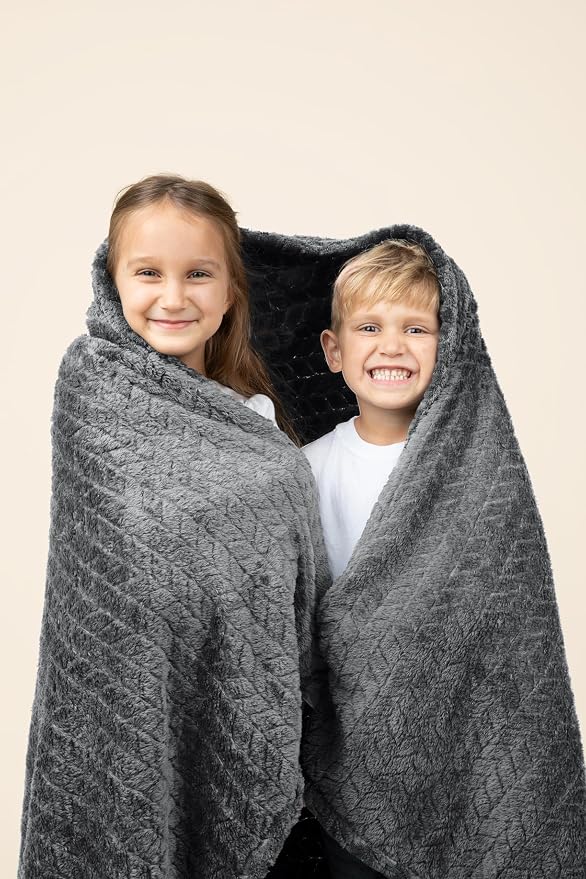 EverSnug Travel Blanket & Pillow 68x42 - Premium Ultra-Soft Microfleece 2 in 1 Compact & Packable Flight Blanket with Soft Bag Pillowcase, Hand Luggage Sleeve and Backpack Clip (Grey) - Image 5