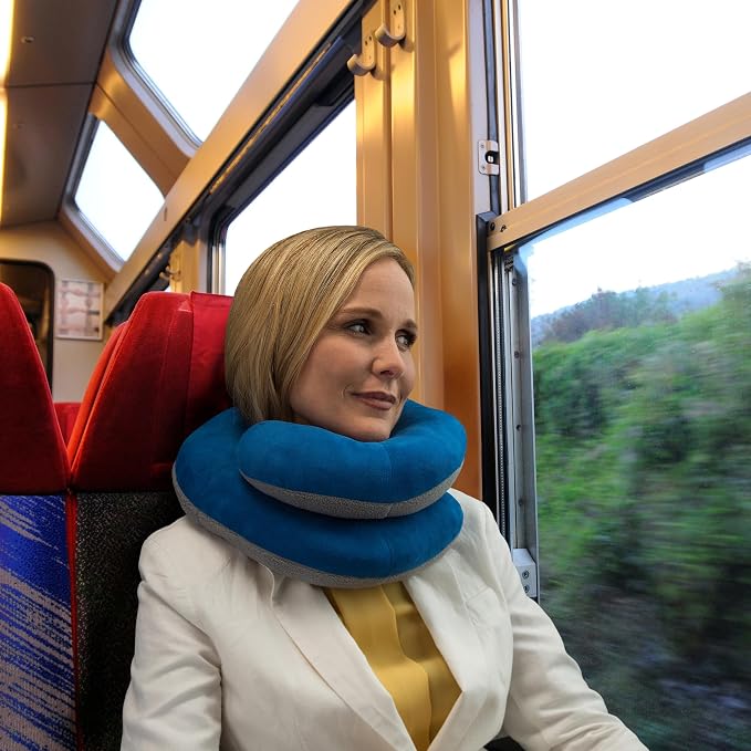Travelon Deluxe Wrap N' Rest Pillow - Image 2