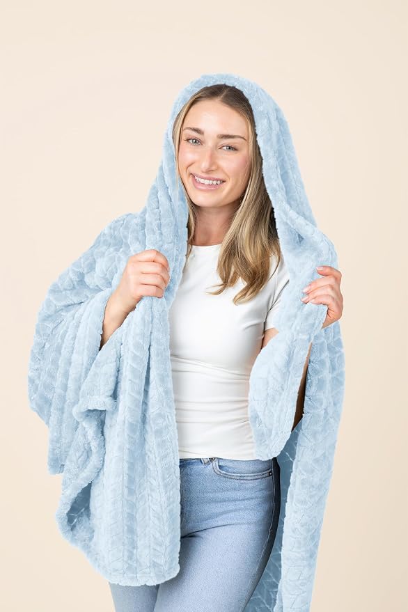 EverSnug Travel Blanket & Pillow 68x42 - Premium Ultra-Soft Microfleece 2 in 1 Compact & Packable Flight Blanket with Soft Bag Pillowcase, Hand Luggage Sleeve and Backpack Clip (Ice Blue) - Image 2