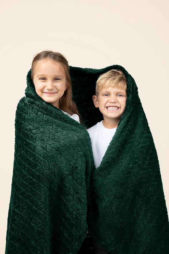 EverSnug Travel Blanket & Pillow 68x42 - Premium Ultra-Soft Microfleece 2 in 1 Compact & Packable Flight Blanket with Soft Bag Pillowcase, Hand Luggage Sleeve and Backpack Clip (Forest Green) - Image 5