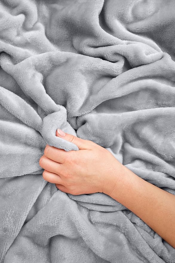 EverSnug Travel Blanket and Pillow - Ultra-Soft, Compact & Lightweight, 65x40 Inches, with Carry Case, Luggage Sleeve & Backpack Clip for Airplane Comfort (Light Grey) - Image 7