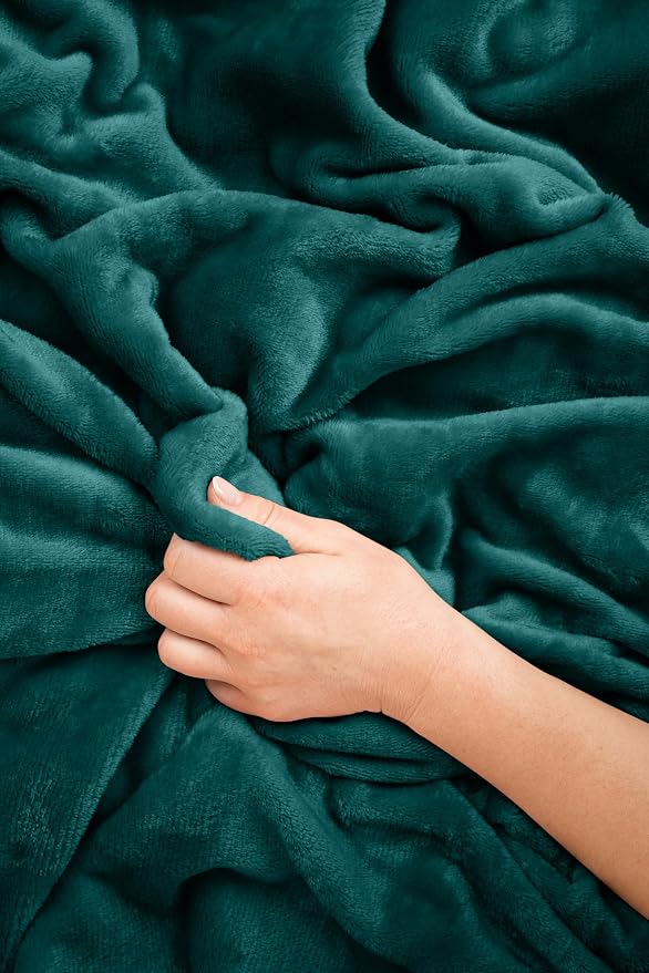 EverSnug Travel Blanket and Pillow - Ultra-Soft, Compact & Lightweight, 65x40 Inches, with Carry Case, Luggage Sleeve & Backpack Clip for Airplane Comfort (Teal) - Image 7