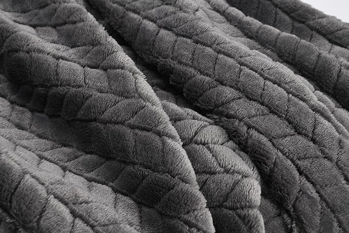 EverSnug Travel Blanket & Pillow 68x42 - Premium Ultra-Soft Microfleece 2 in 1 Compact & Packable Flight Blanket with Soft Bag Pillowcase, Hand Luggage Sleeve and Backpack Clip (Grey) - Image 4