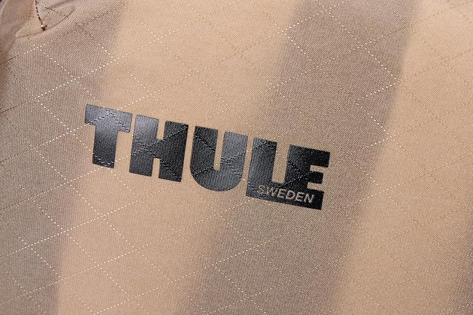 Thule Clean Dirty Packing Cube, Internal TPU Divider, Semitransparent Fabric, Easy to Pack, YKK Zippers - Image 10