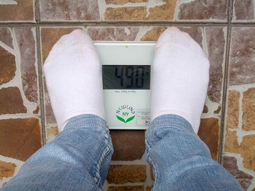 NewlineNY Auto Step On Super Mini Travel Bathroom Scale, 5.25" x 8.5" SBB0638SM: White - Image 5